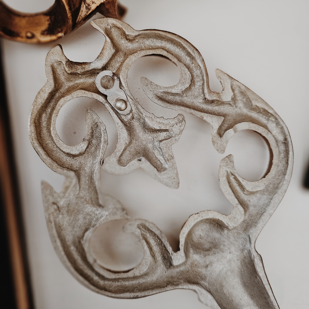 Vintage HODA Gold Wall Hanging Skelton Key Set - Picture 5 of 6